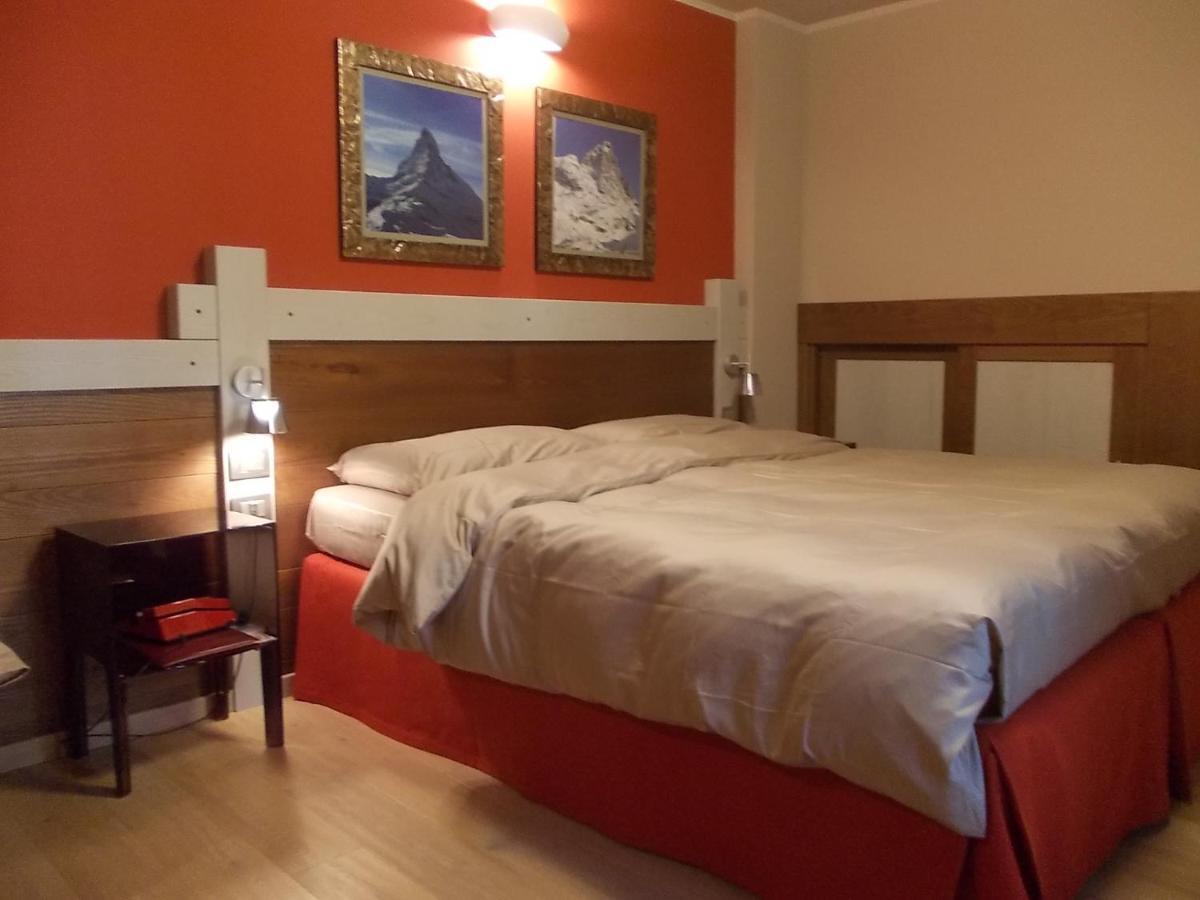 Hotel Lyskamm Breuil-Cervinia Szoba fotó